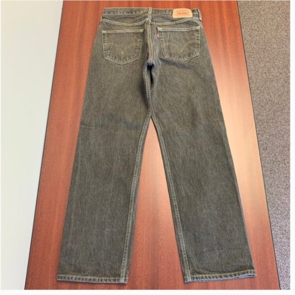 Vintage Men's 501XX Levi's High Rise Mom Jeans - Picture 4 of 9